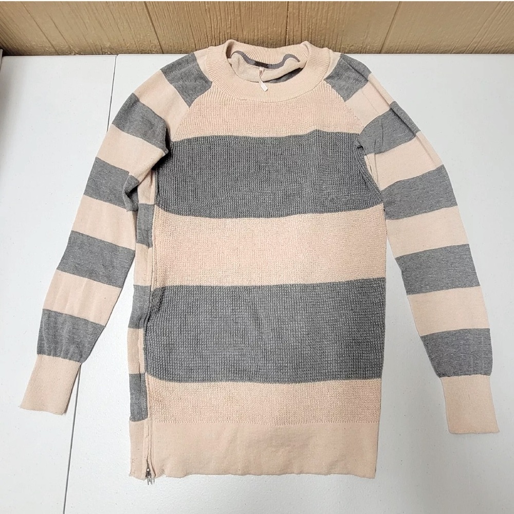 Poof Long Sleeve Side Zip Sweater - Gray Striped sz S